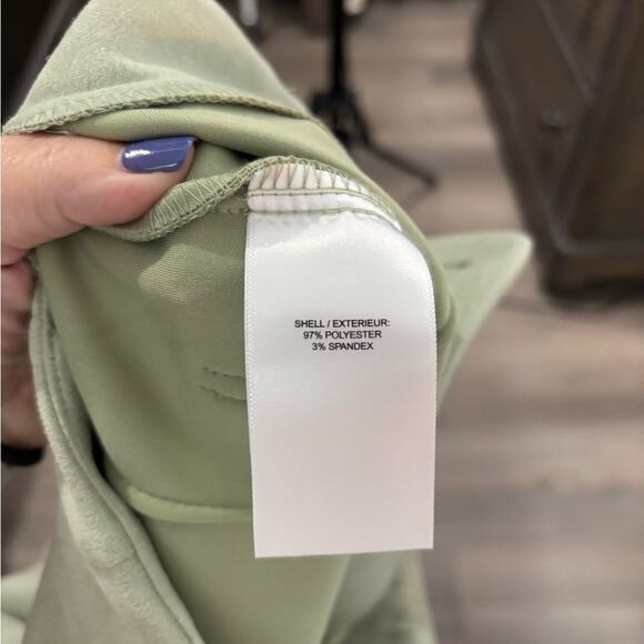 Bagatelle Light Green Gaux Suede Wide Leg Cropped Pants Front/Back Pockets Sz 8 - Picture 7 of 7